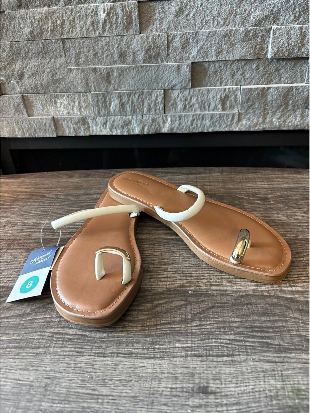 Universal Thread Sandals